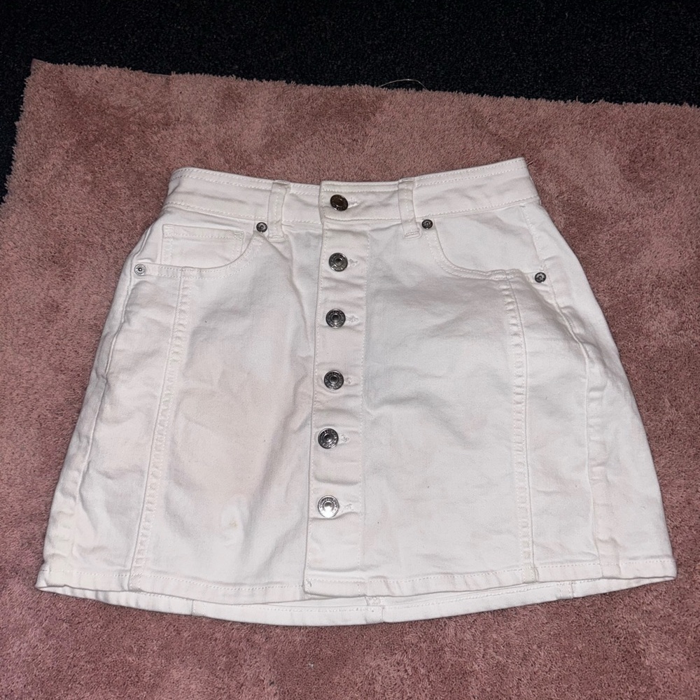 White Jean Skirt American Eagle (Small stain, see last pic)